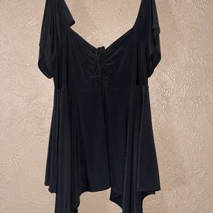Top. Dressy Solid Black